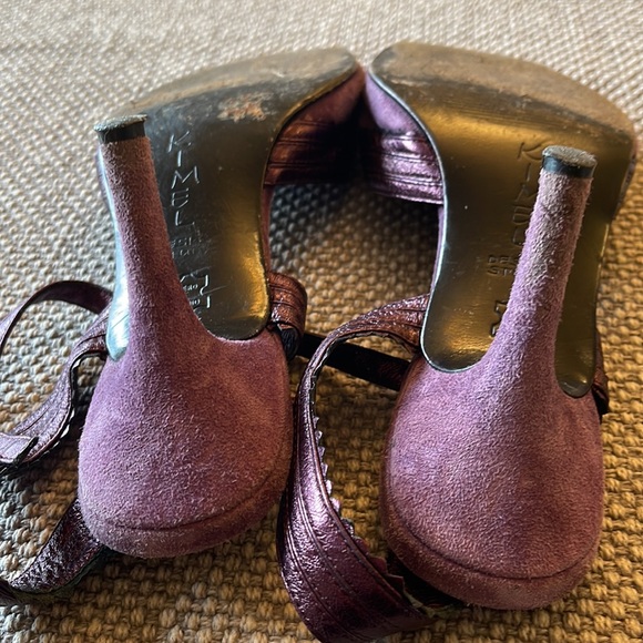 Kimel Design Studio heels.  Metallic plum leather and plum suede.  Size 8 - Picture 4 of 5